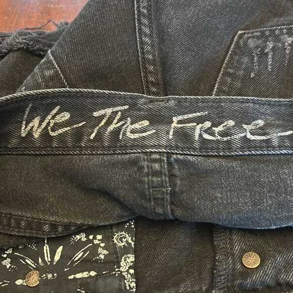 We The Free black distressed shorts Size 27 EUC - Picture 7 of 9